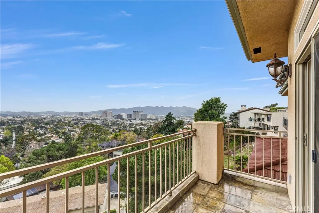 Additional image 12 of 876 Harrington Rd, Glendale, CA 91207