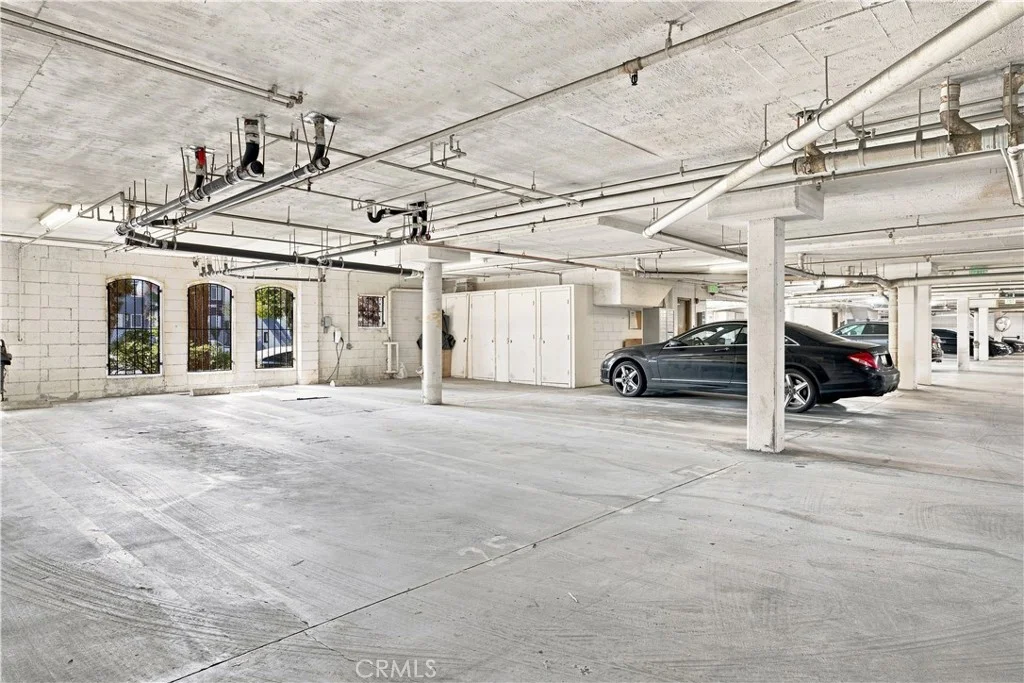 7033 La Tijera Blvd, Los Angeles, CA 90045