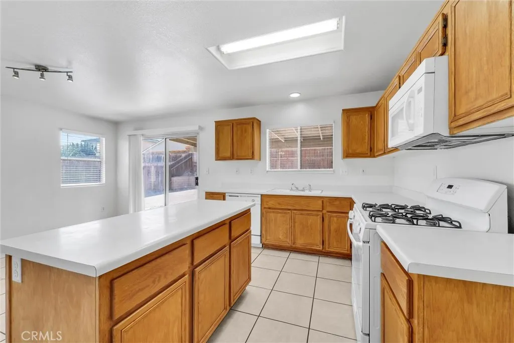 Additional image 27 of 11719 Fern Pine St, Victorville, CA 92392