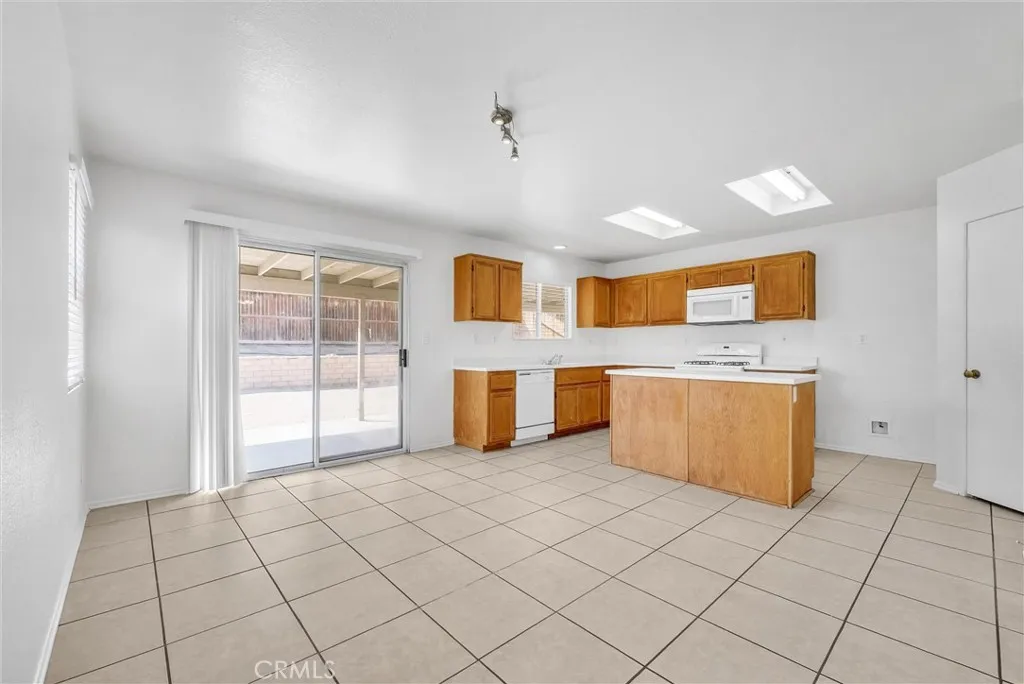 Additional image 25 of 11719 Fern Pine St, Victorville, CA 92392