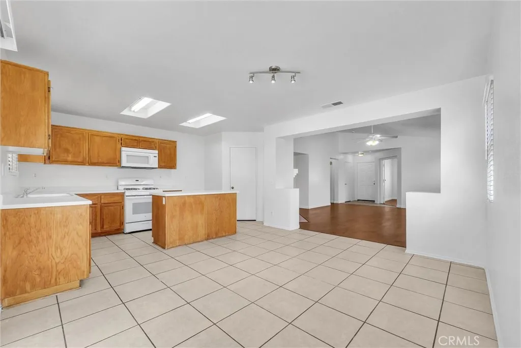 Additional image 9 of 11719 Fern Pine St, Victorville, CA 92392