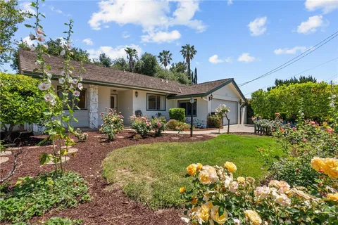6644 Bianca Avenue, Van Nuys, CA MLS: SR25087478
