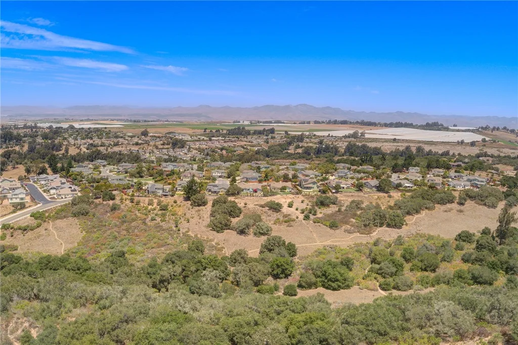 1502 Lambs Ear Way, Santa Maria, CA 93455