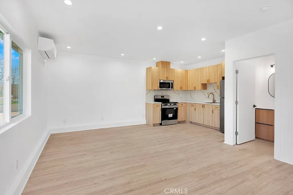 Additional image 84 of 14868 Envoy, Sylmar, CA 91342