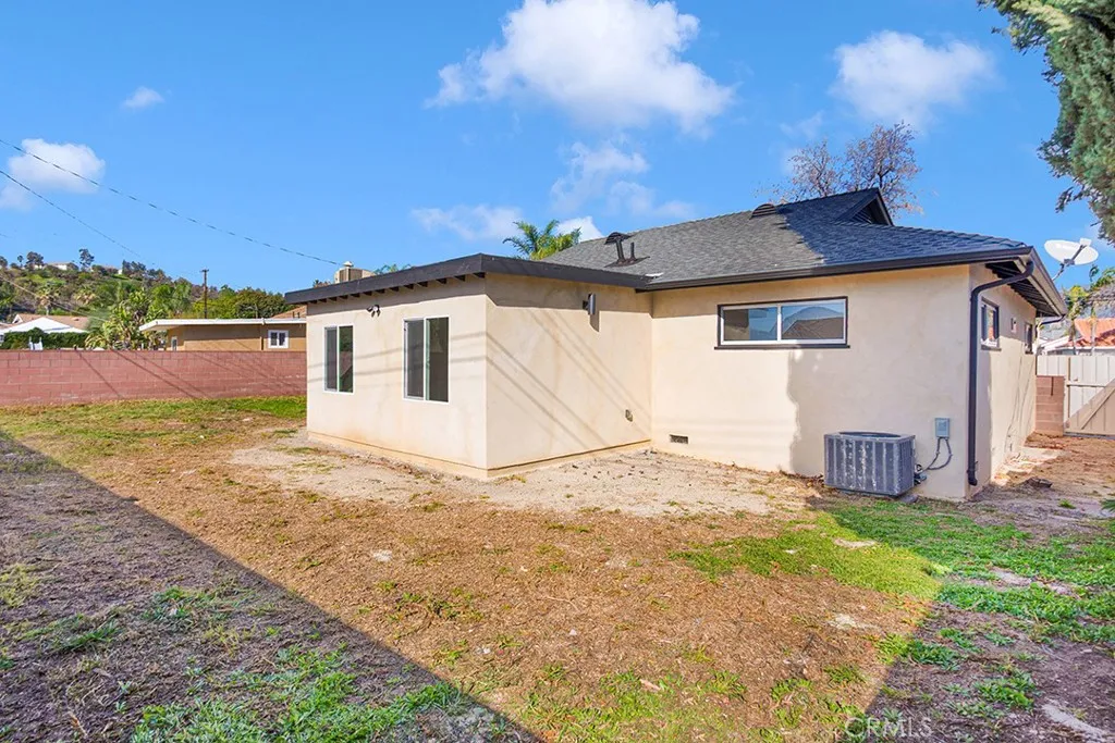 Additional image 101 of 14868 Envoy, Sylmar, CA 91342