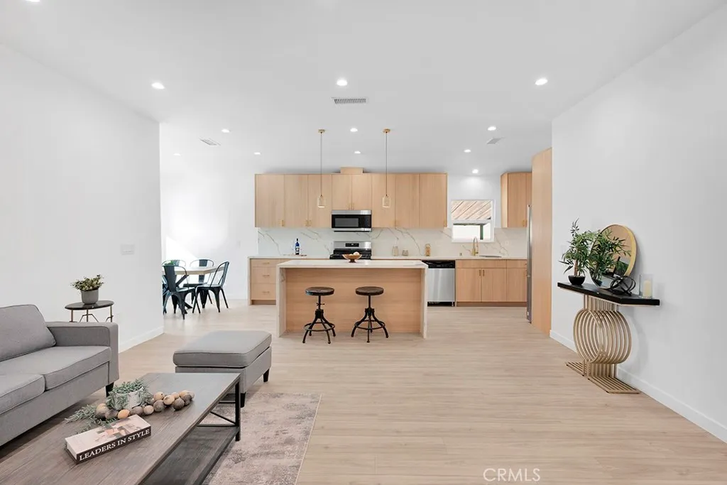 Additional image 89 of 14868 Envoy, Sylmar, CA 91342