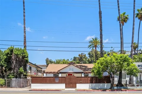 5653 Franklin Avenue, Los Angeles, CA MLS: AR25100395