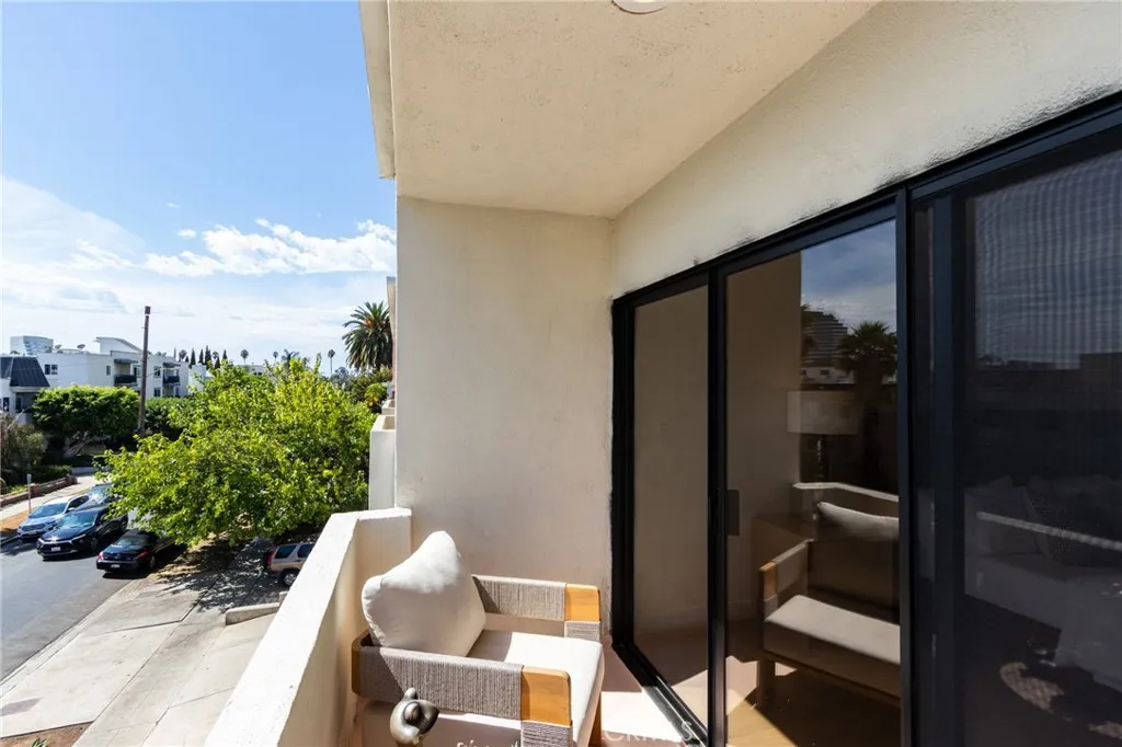 Additional image 128 of 11919 Mayfield Ave Unit 2, Los Angeles, CA 90049