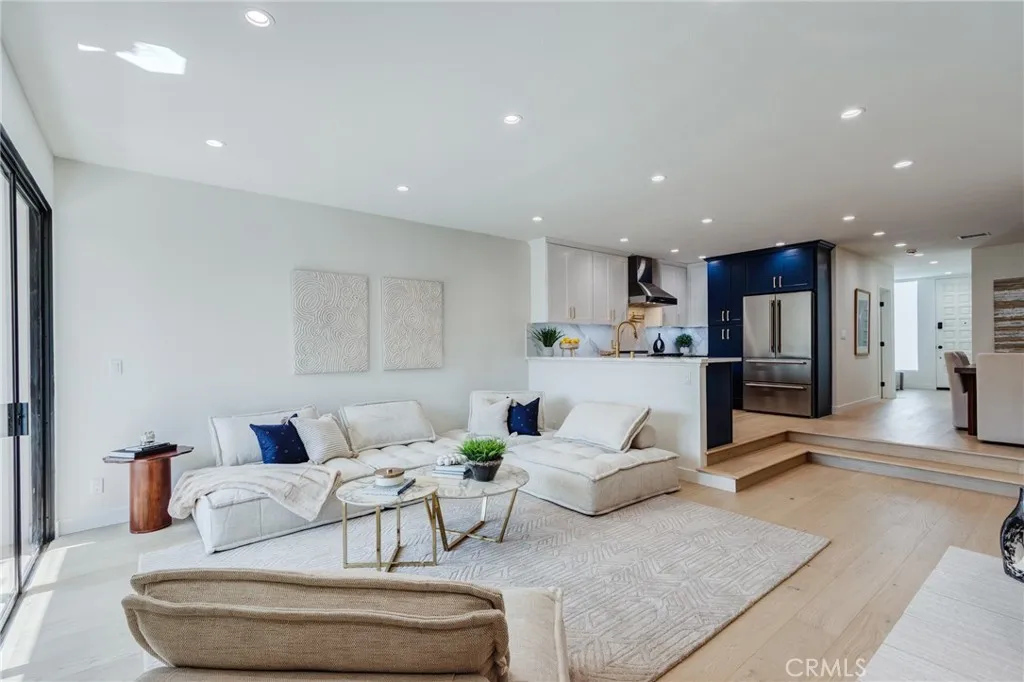 Additional image 92 of 11919 Mayfield Ave Unit 2, Los Angeles, CA 90049