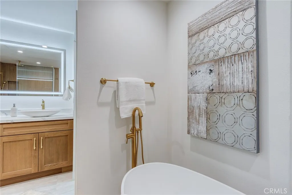 Additional image 122 of 11919 Mayfield Ave Unit 2, Los Angeles, CA 90049