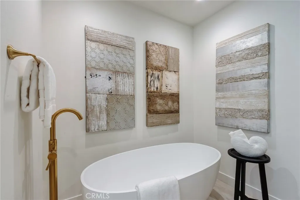 Additional image 119 of 11919 Mayfield Ave Unit 2, Los Angeles, CA 90049