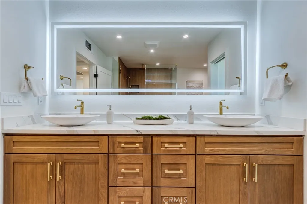 Additional image 121 of 11919 Mayfield Ave Unit 2, Los Angeles, CA 90049