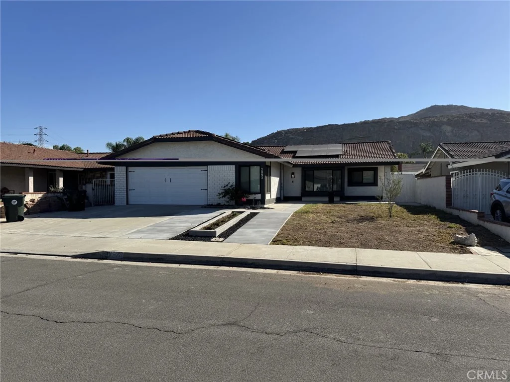 2892 Heller Dr, Riverside, CA 92509 photo 3