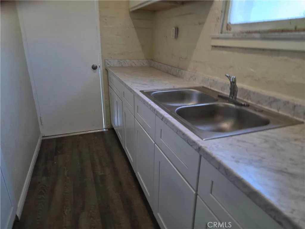 10090 Eddystone St, Riverside, CA 92503 photo 5