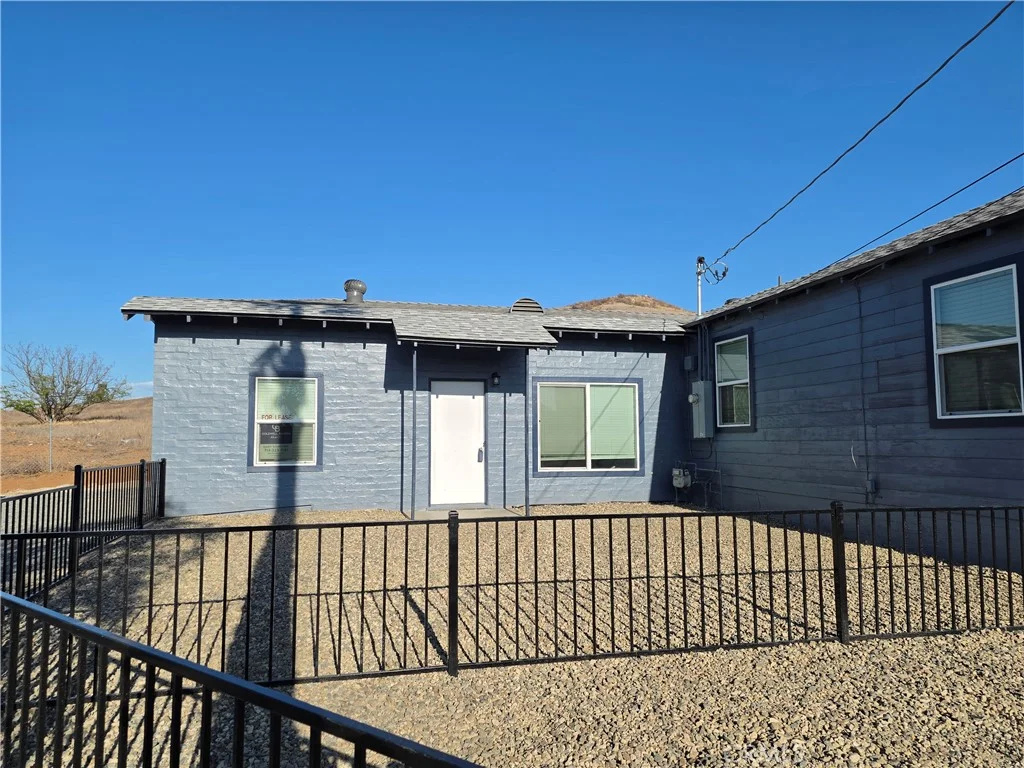 10090 Eddystone St, Riverside, CA 92503 photo 2