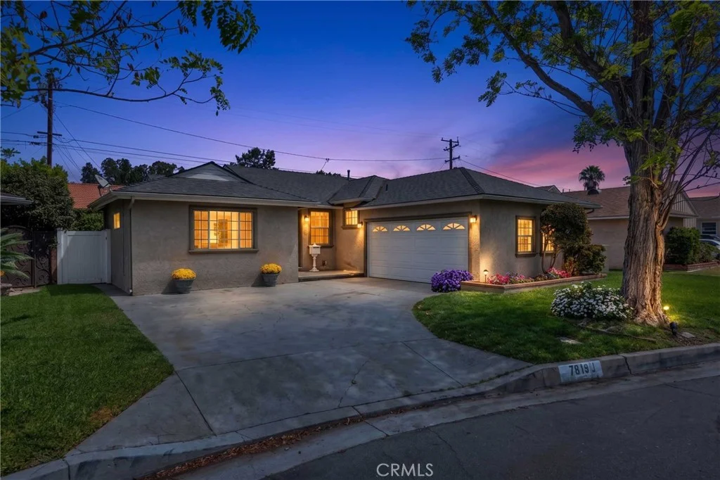 7811 Adoree St, Downey, CA 90242