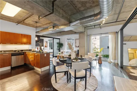 645 W 9th Street Unit 318, Los Angeles, CA 90015 - MLS#: TR25063845