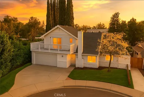 921 Dahlia Avenue, Costa Mesa, CA MLS: OC25077710