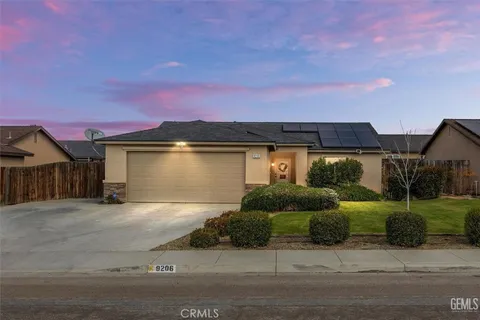 9206 Eucalyptus Drive, Bakersfield, CA MLS: SR25052834