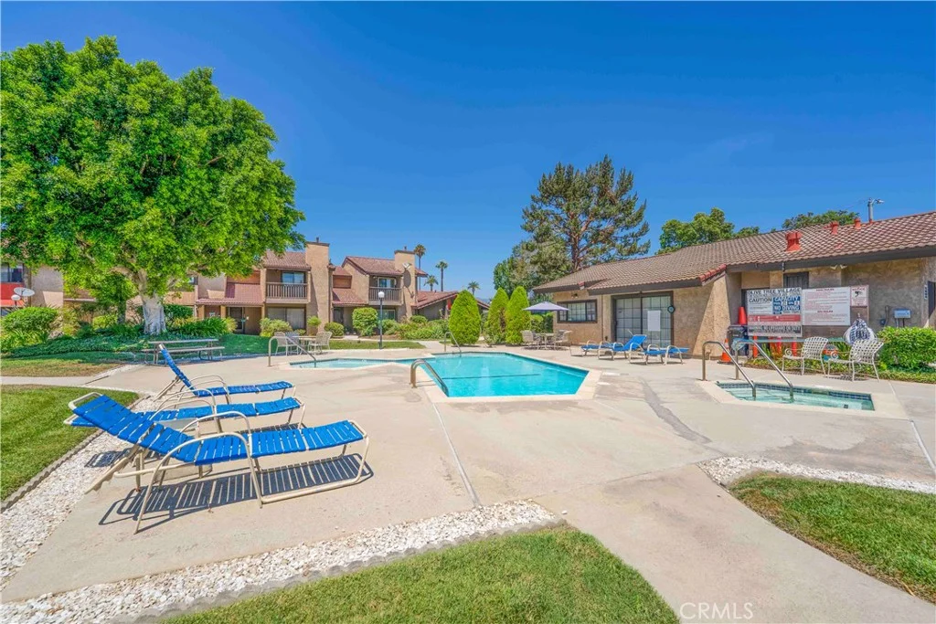 189 S Hollenbeck Ave, Covina, CA 91723