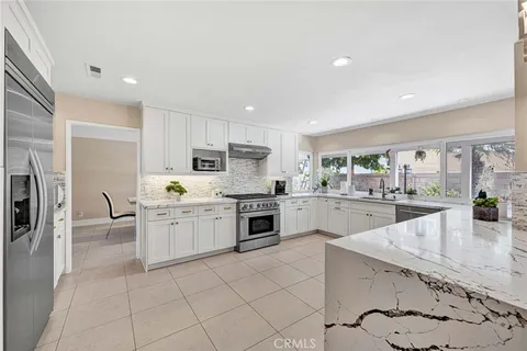 1033 Damascus Circle, Costa Mesa, CA MLS: OC25075575