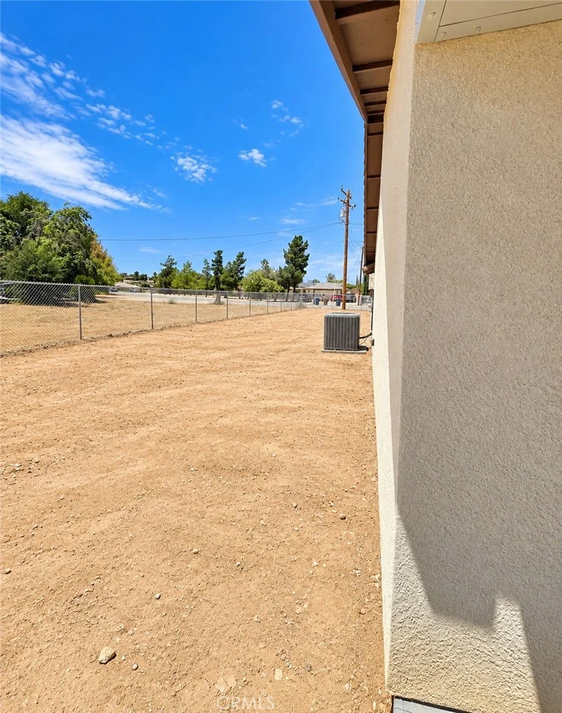 9243 Manteca Ave, Hesperia, CA 92345 photo 5