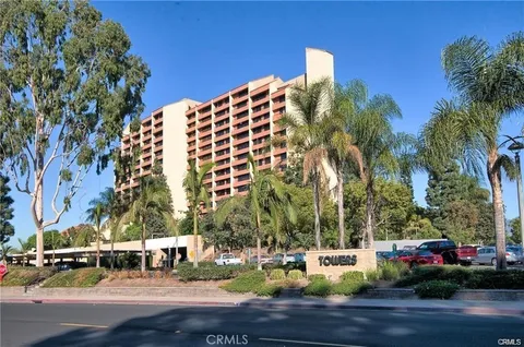 24055 Paseo Del Lago Unit 1013, Laguna Woods, CA MLS: OC25020494