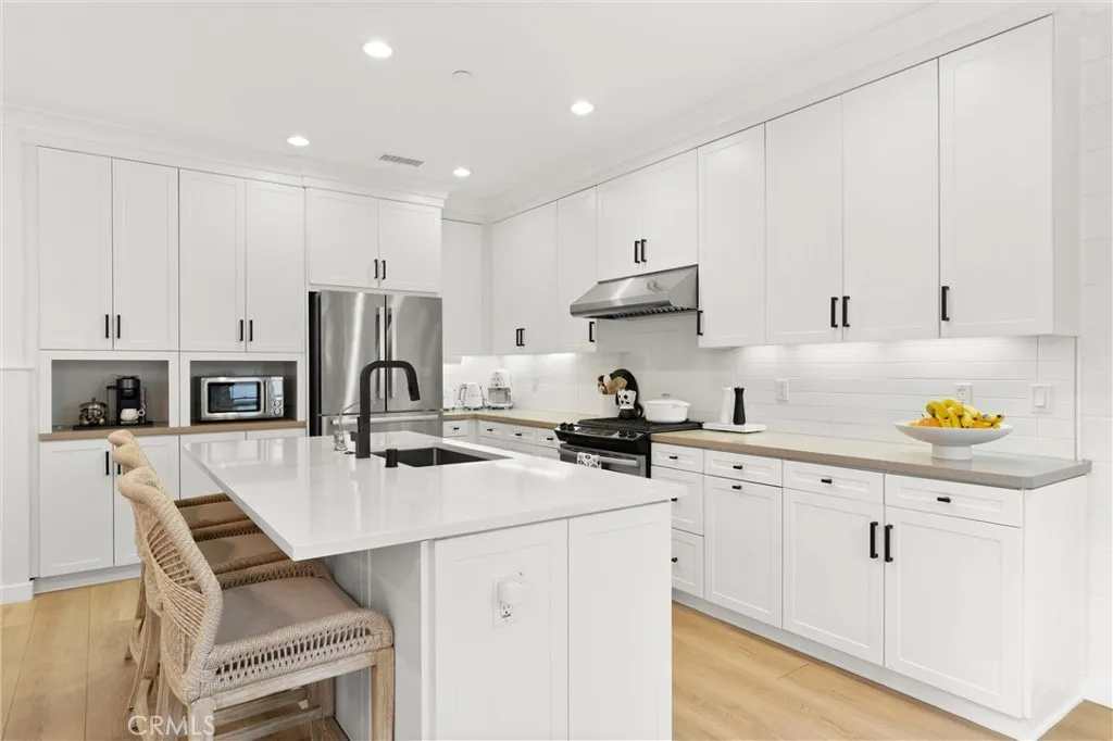 Additional image 54 of 112 Gemstone, Irvine, CA 92620