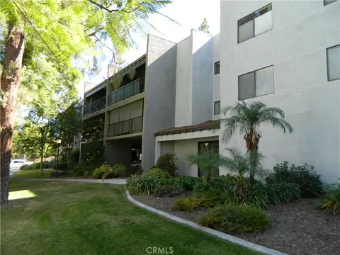 242 E Fern Avenue Unit 208, Redlands, CA MLS: IG25052955