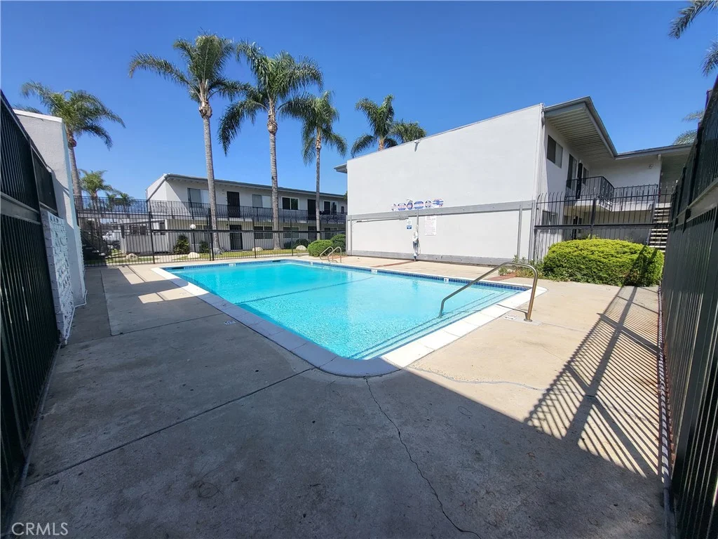 5500 Ackerfield Ave, Long Beach, CA 90805