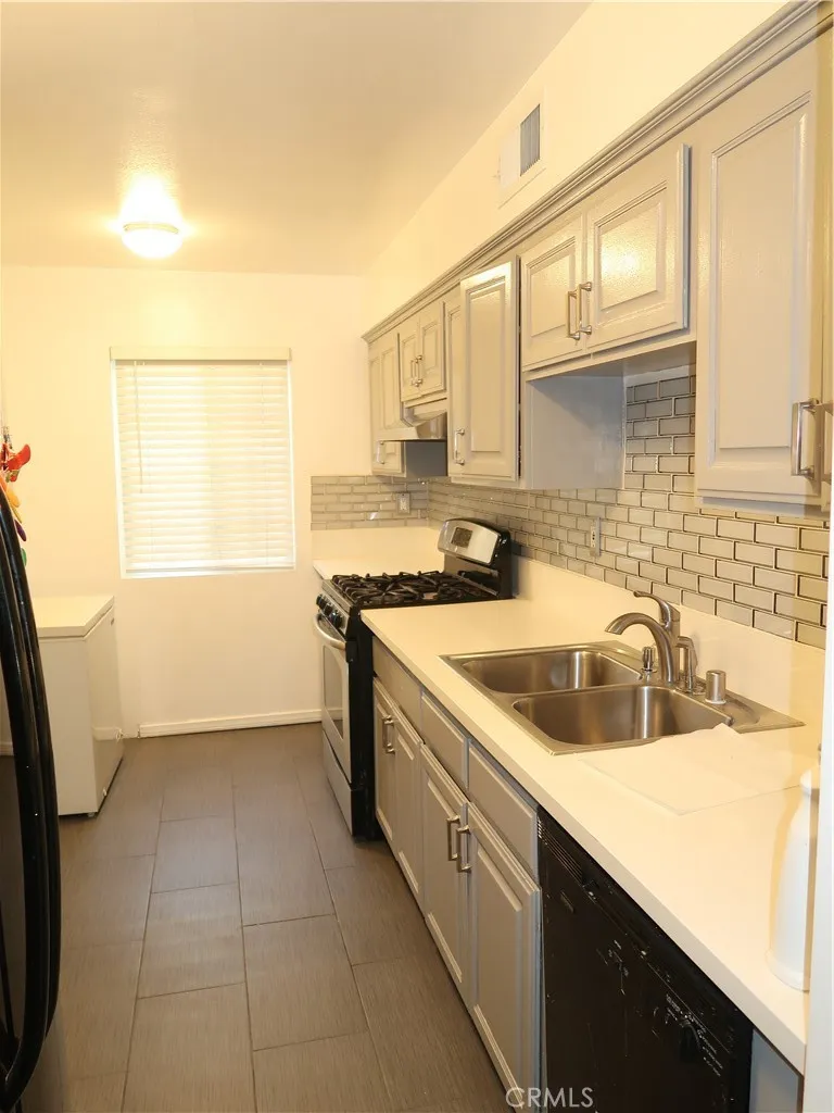 Additional image 58 of 8105 Canby Unit 4, Reseda, CA 91335