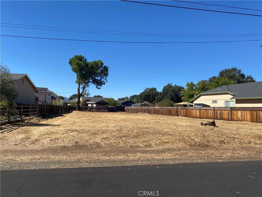 18818 Horseshoe Rd, Hidden Valley Lake, CA 95467