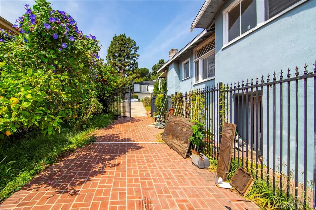 Additional image 76 of 3036 Surry Street, Los Angeles, CA 90027