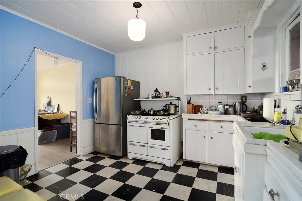 Additional image 54 of 3036 Surry Street, Los Angeles, CA 90027