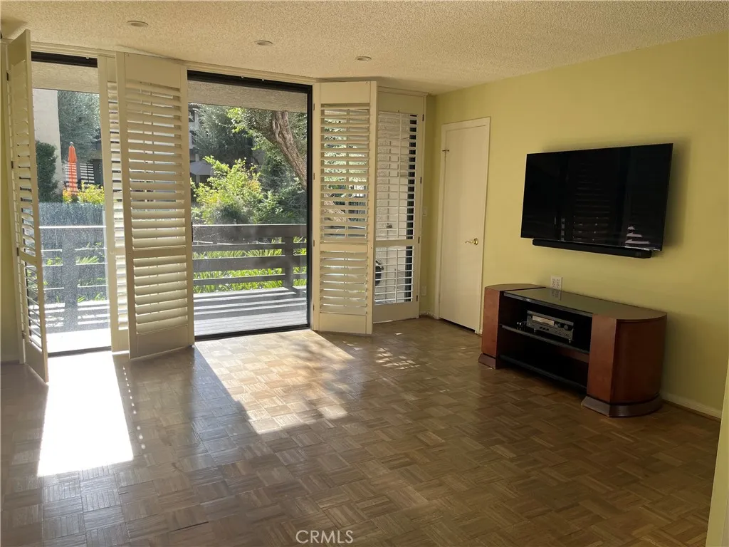 Additional image 42 of 21801 Burbank Blvd Unit 83, Woodland Hills, CA 91367