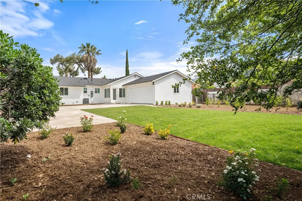 662 E Foothill Blvd, Glendora, CA 91741
