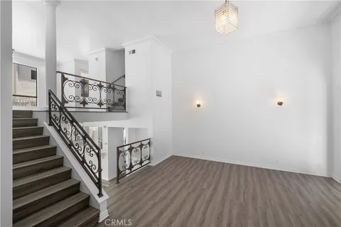 11954 Mayfield Avenue Unit 3, Los Angeles, CA MLS: SR25106028