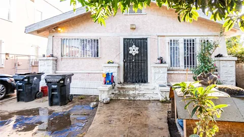 240 W 70th Street, Los Angeles, CA 90003 - MLS#: FR25053882