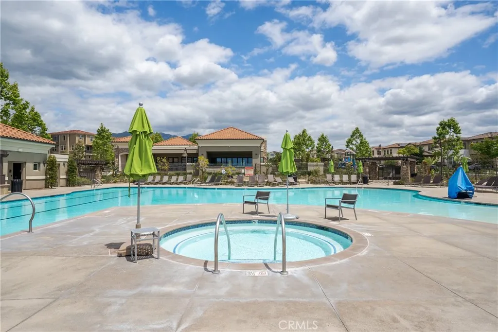 118 High Meadow Mdw, Lake Forest, CA 92610