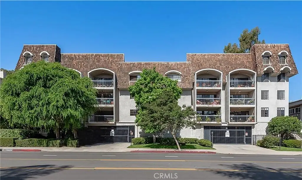 5339 Lindley Avenue Unit 208, Tarzana, CA 91356