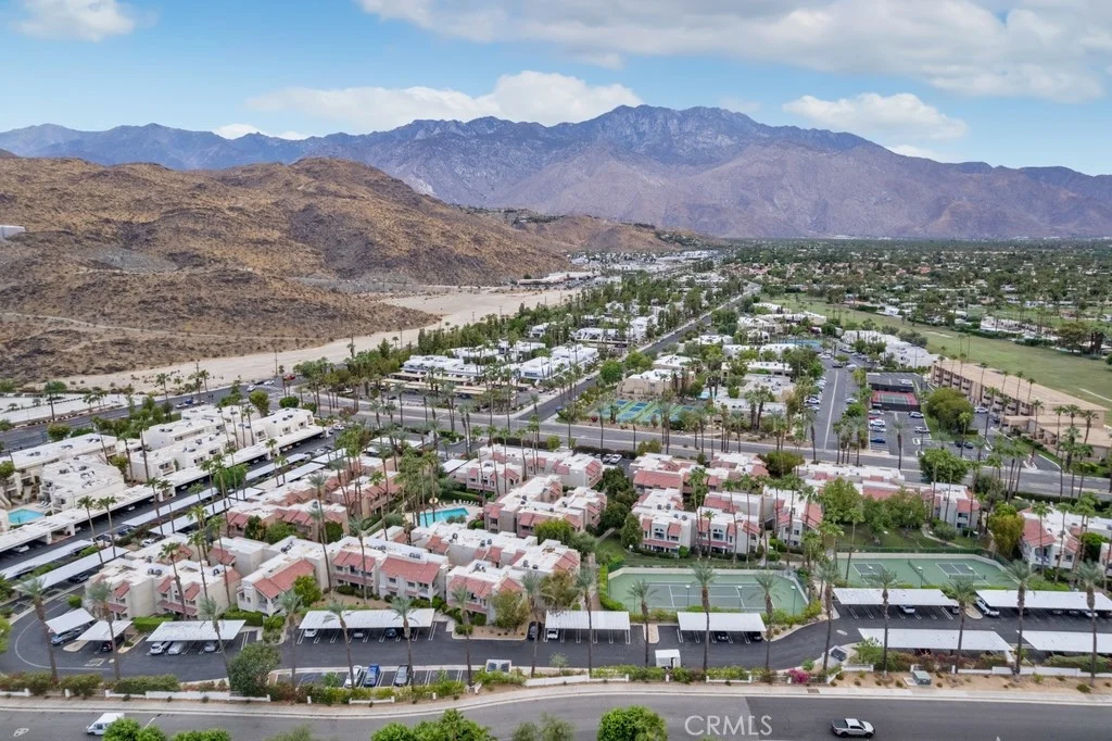 2700 Lawrence Crossley Road Unit 9, Palm Springs, CA 92264