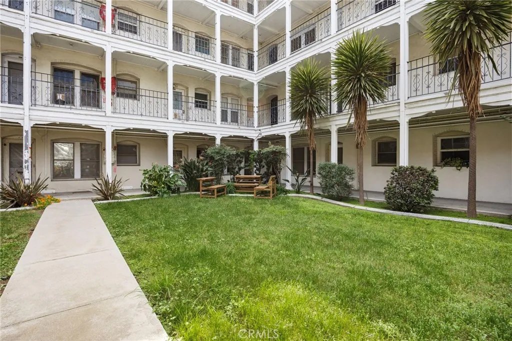 Additional image 16 of 4125 S Figueroa St Unit 202, Los Angeles, CA 90037