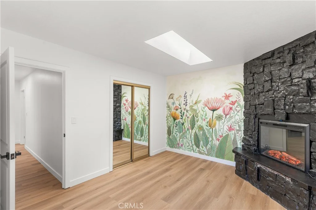 39933 Deer Ln, Big Bear Lake, CA 92315