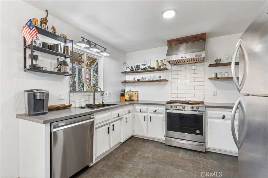 Additional image 32 of 24556 Geneva Drive, Crestline, CA 92325