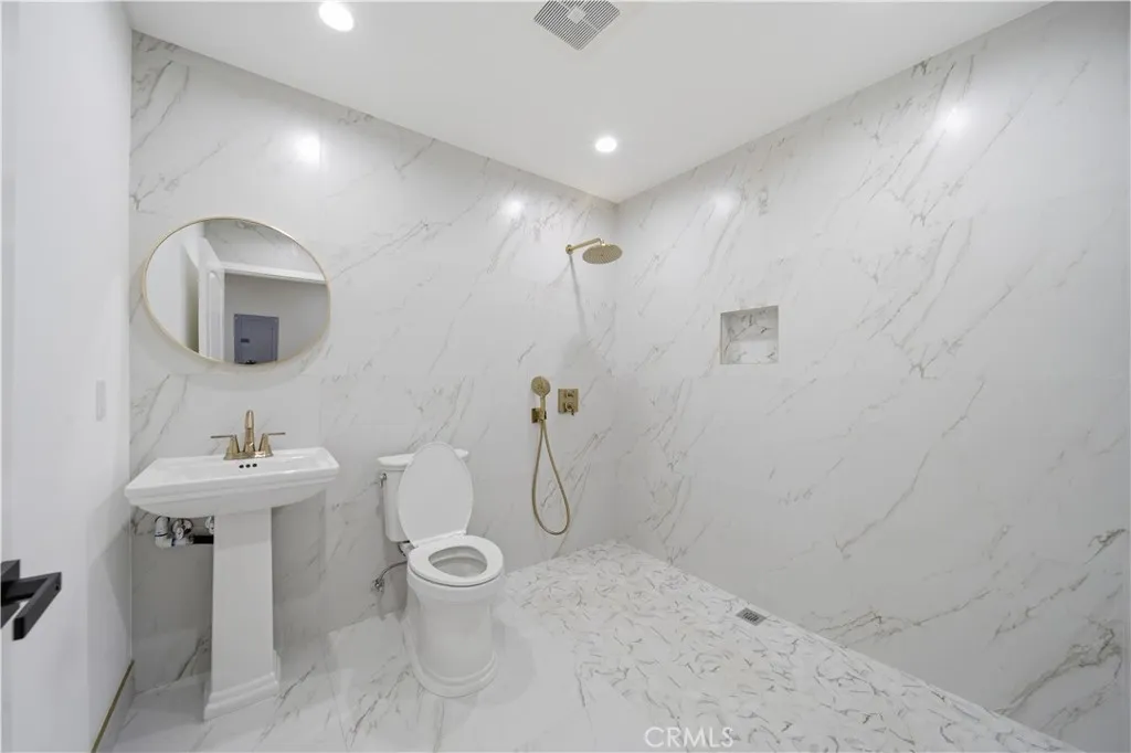 Additional image 24 of 8542 De Celis Pl, North Hills, CA 91343