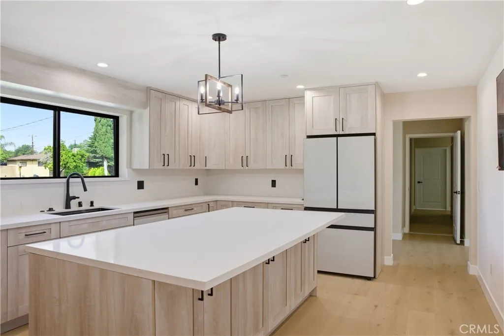 Additional image 15 of 8542 De Celis Pl, North Hills, CA 91343