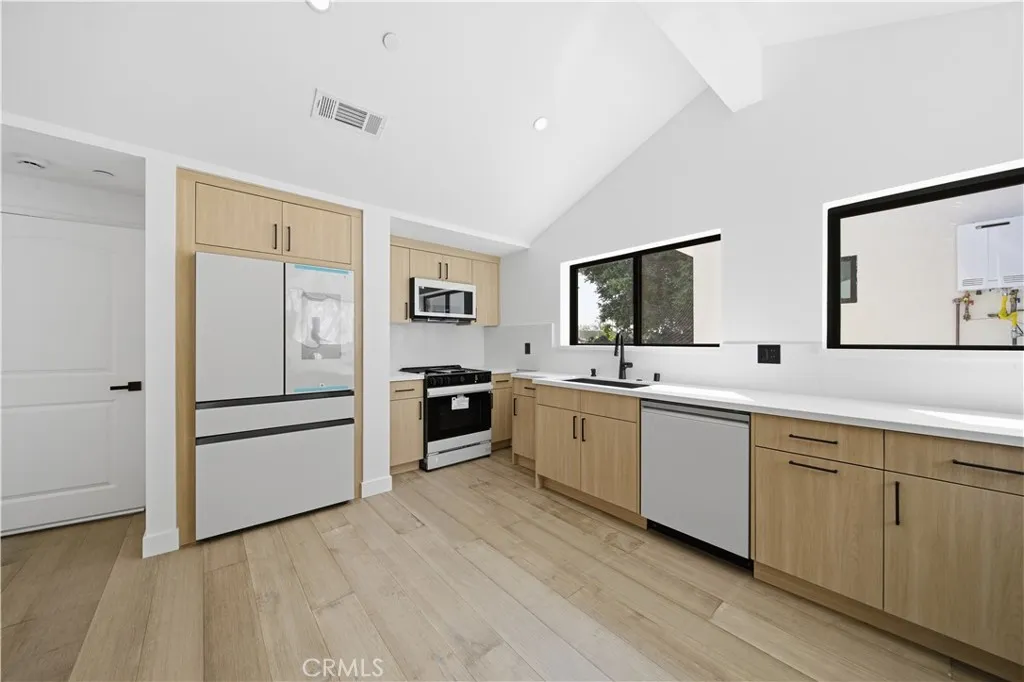 Additional image 85 of 8542 De Celis Pl, North Hills, CA 91343