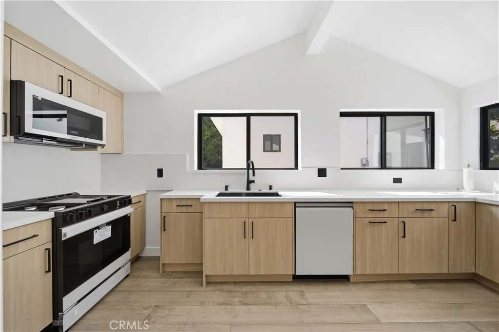 Additional image 86 of 8542 De Celis Pl, North Hills, CA 91343