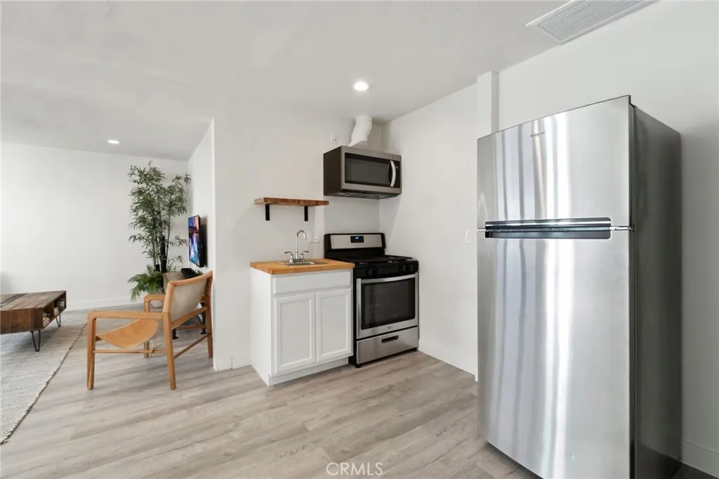 Additional image 15 of 555 E 3rd St, Long Beach, CA 90802