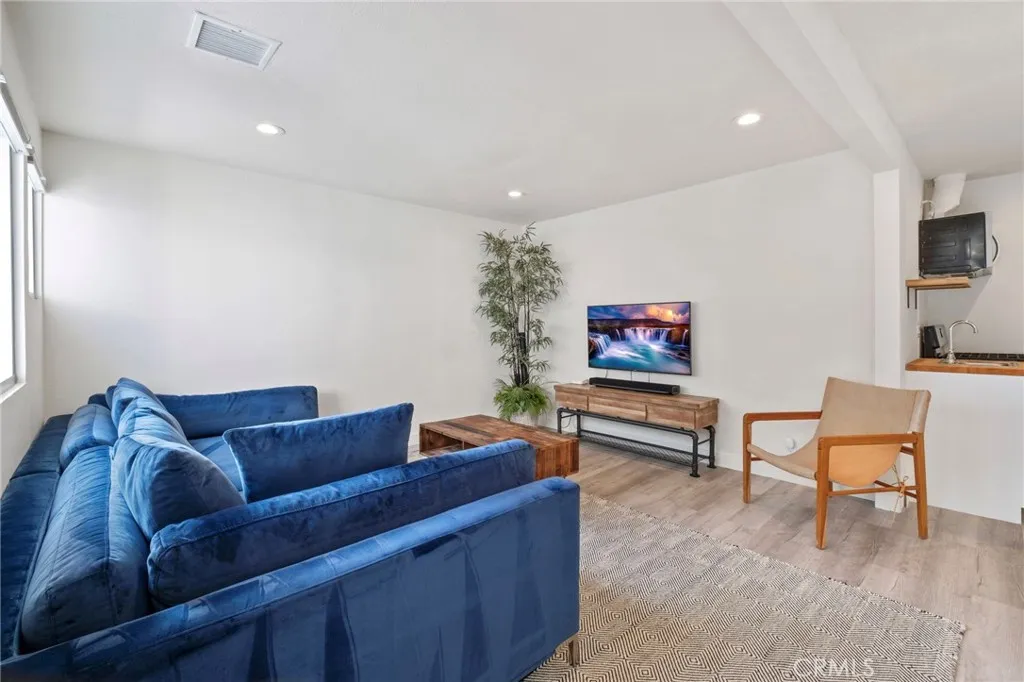 Additional image 35 of 555 E 3rd St, Long Beach, CA 90802